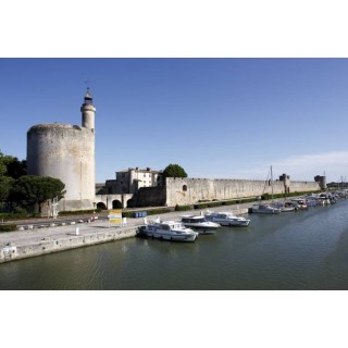 Tours et remparts d'Aigues-Mortes